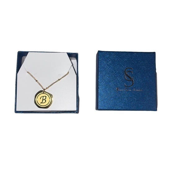 NIB 22K Gold Plated “B” Initial Necklace - Picture 5 of 7